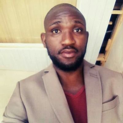 Cool 😎 Guy
Veracious 📚 Reader
Ferociously 🎯 Focused
Entrepreneur
Rraagwe Mitchie
Father Figure