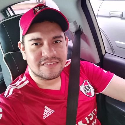 Hincha del AC Milan, River Plate y de mi seleccion de Panamá.  Co-fundador de NTB Productions y Creador de contenido para Youtube y blog Nueva Aventura Paternal