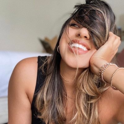 beyondhercurls's profile picture. A curly gal who loves fashion, food, & fitness! | ✉️ beyondhercurls@gmail.com IG:@beyondhercurls