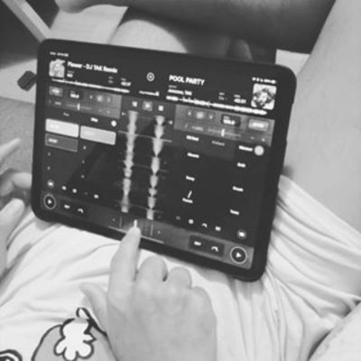 m9815020's profile picture. Newbie Homemade Mashup Lab