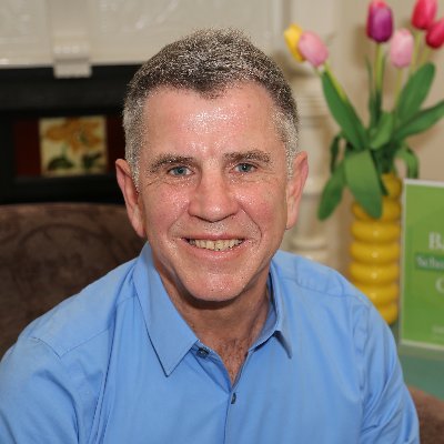 _schoolrefusal's profile picture. Director, School Refusal Clinic. https://t.co/l5idXPTwGw  ( Feat: Max the Therapy Dog)