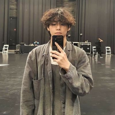 sint_hlaing's profile picture. 