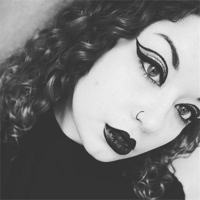 bbbluesunday's profile picture. I wish I was in a bunker listening to Radiohead