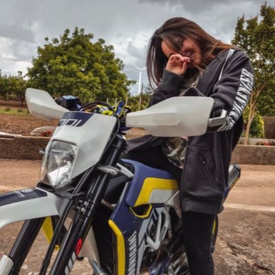 elens___'s profile picture. I can do this all day