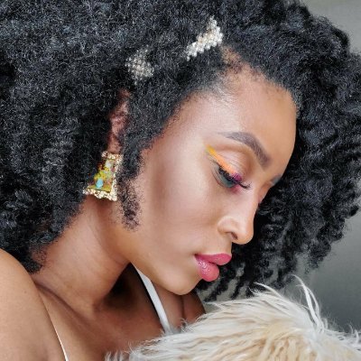 B_Chardae's profile picture. Hair||Beauty Vlogger ❤
Actress||Businesswoman ❤
📍LA 
SC: bchardae
Twitter: B_Chardae
YT: Brit Chardae' 

Always be YOU because there's only one YOU 😊😊
