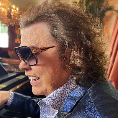 Official tweets of legendary country soul singer Ronnie Milsap