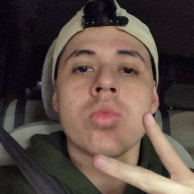 Jefty_09's profile picture. ⚽️ Amante del Futbol, Soy de B.C.S Cabos San Lucas🙏🏻 24 años de edad.🤷🏻‍♂️ HALA MADRID