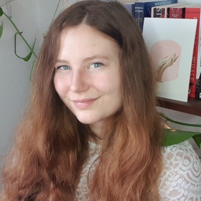 dreamy_reader's profile picture. A daydreaming booklover talking about books on Youtube and Instagram.