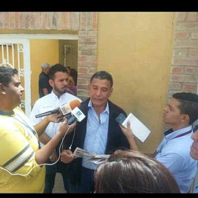 Abogado, profesor universitario,
ex concejal del municipio Iribarren.