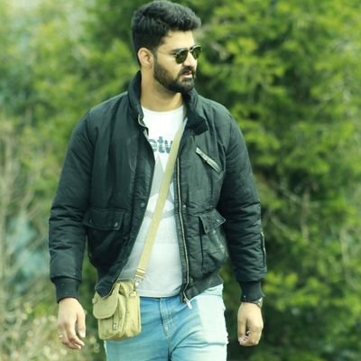 ہمارا خون بھی شامل ہے تزئین گلستان میں
ہمیں بھی یاد کرلینا چمن میں جب بہارا آئے