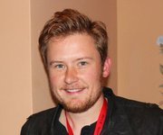 estrahl's profile picture. 