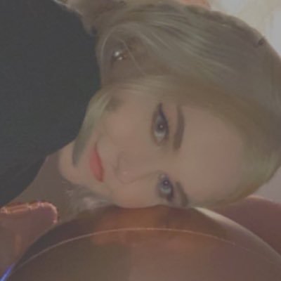 caitlinjulie_'s profile picture. 