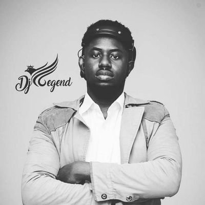 Former DJ @zylofon1021fm 🇬🇭🔥🎧 A Digital Video Editor 🎬 @realdjlegend on all Socials 👑🦅 Mixtapes on @audiomark, @Mixcloud & @Youtube ⭐️🇬🇭🎉🎉