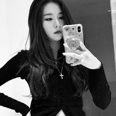 𝐑𝐎𝐋𝐄𝐏𝐋𝐀𝐘𝐄𝐑 ㅡ hand in hand, on the edge of the sand, she’s dance by the light of the moon. 𝐑𝐞𝐝𝐕𝐞𝐥𝐯𝐞𝐭 𝟏𝟗𝟗𝟒’𝐬.
