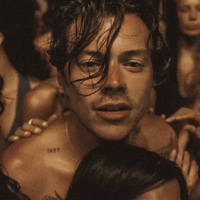 why worry about reality, when you can create a fantasy? 🌟harry styles is otherworldly🌟