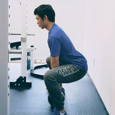 アメリカの大リーグのチームに所属してトレーナーを10年していました。
去年日本に帰国してパーソナルトレーニングジムを経営しています。
いろいろなアスリートのスポーツパフォーマンス向上からから、一般の方のボディーメイクのお手伝いをしています。