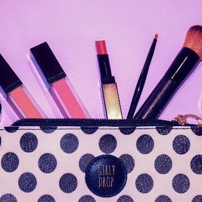 bizikaraup's profile picture. 日々ちょっとずつ変わってく肌。

ストレス、睡眠不足、ホルモンバランス、年齢、食生活、日焼け…様々なことが影響するけど、ちょっとしたメイクのコツを覚えれば健康的に見える。まだまだ研究中です。

外面だけじゃなくて内面も健康で元気にいたいから、根本部分もまるっとつぶやいてます。