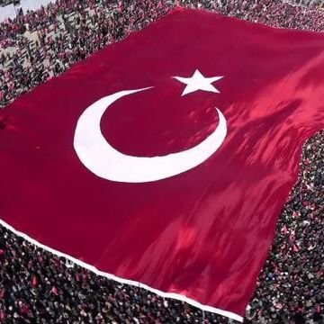 Önce Vatan! 
İnsanı başarıya götüren en önemli unsur öğrenme hevesidir!
Retweet'ler veya beğeniler onayladığım anlamına gelmemektedir.