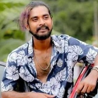 ඕන දෙයක් අහන්න. ප්රශ්න විතරක් අහන්න එපා. මම ෆට්ට බිසි මෙයා..