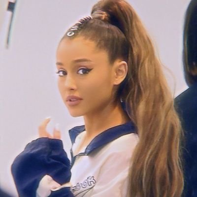 Ariana Grande. That's it, that's the bio. āØ
ššš|ššš