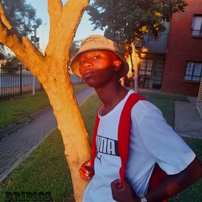 Rapper 🎙️🔥🎛️🎙️
Very talented
footballer⚽
every opportunity is a blessing