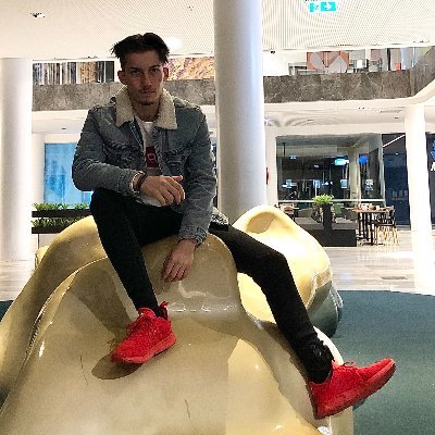 sc_mcinnes's profile picture. Bachelor of Communications | Mastering in Advertising |
Instagram: s_mcinnes