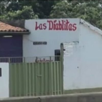 las_diablitas_'s profile picture. Amo el olor del café y un buen libro en los días de lluvia dorada