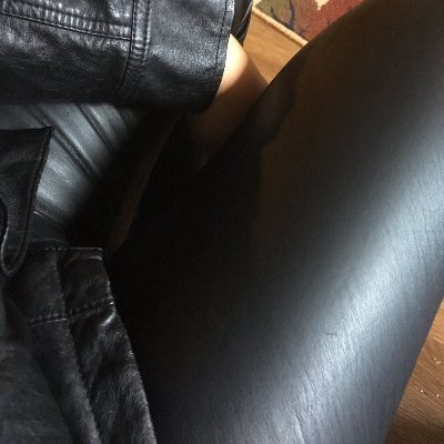DERİ'ye Deli, Topukluya Sevdalıyım, Kadınsı CD Tutkunuyum,
Giyindiği iç çamaşırı kilotlu çorap tayt ve topuklu ne olursa olsun satın alırım üzerinde görmeliyim