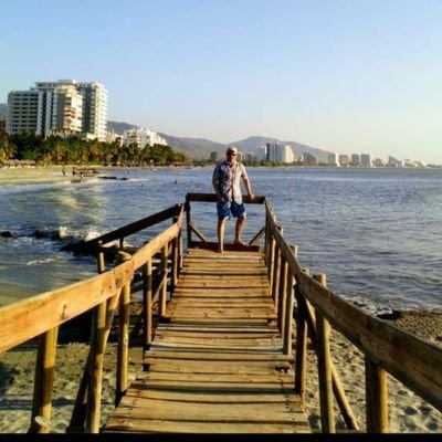 YuryLesnikov's profile picture. Multi award-winning creative | Storytelller | Marketer | Creador del #TouchData #VenceAtuTomate #CaminoAlPodio #Superapptie | Adnerd