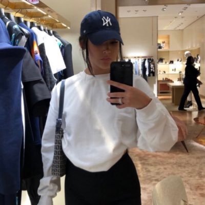 cendrilll0n's profile picture. Qui pour retrouver mon soulier ?👠