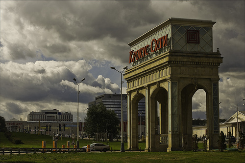 «Крокус Сити» - город-спутник Москвы на пересечении Волоколамского шоссе и МКАД, полноценный мегаполис, который ежедневно посещает более 100 000 человек...