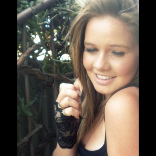 Nikki Wickes (nikkiwickes) Twitter