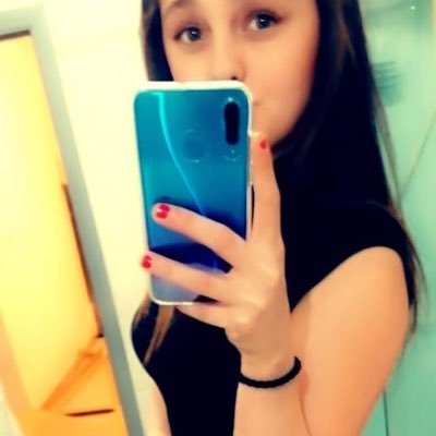 charlot16275012's profile picture. 