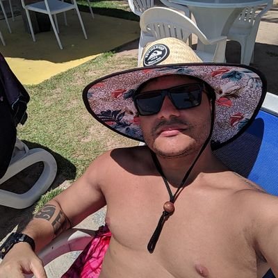 roza555's profile picture. 