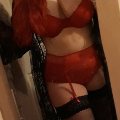 23 / female / Game for custom content-contact through admire me 😘 £5 only subscription!
I am a gamer girl so expect games to pop into this at some point 🎮