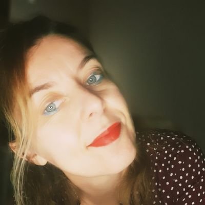 IlaGoffo's profile picture. Insegnante di scuola primaria, precedentemente educatrice. Amo la scrittura e mi diletto a sconvolgere parole per creare storie per piccoli e grandi.