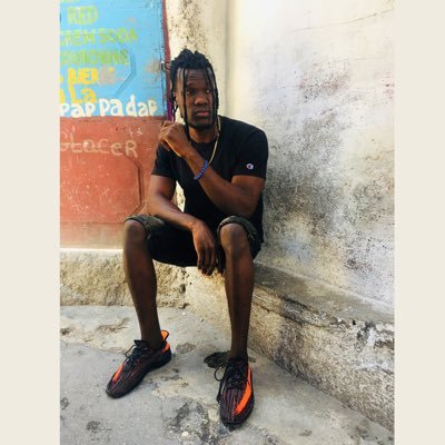 Pandan yap dim pap janm rive e yo tou profite ap imitem nan sa map fe pa janm bese tet ou devan peson