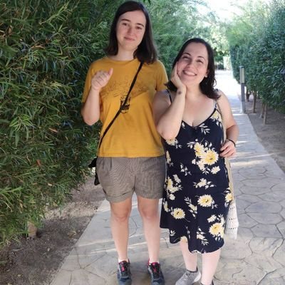 A Spanish gal living in London 🇪🇦🇬🇧
Children's Bookseller 📖✨
Enthusiastic reader📖🥰
Penguin Lover 🐧💙