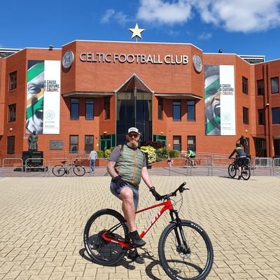 Kevinbaird79's profile picture. Season ticket holder 405.
 Crazy ultra running Mountain Running Bearded Tattooed Dafty 🍀🏃‍♂️🏔