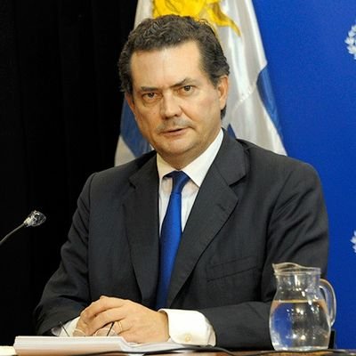 Profesor de Derecho Administrativo en la
Facultad de Derecho de la
Universidad Católica del Uruguay. Ex Secretario y Prosecretario de la Presidencia.