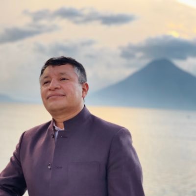 Guatemalteco Maya-Kaqchikel, Administrador de empresas, emprendedor. Lucho por un país más justo y equitativo.