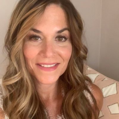 dianarussas's profile picture. Principal UX Designer @fidelity #uxdesigner