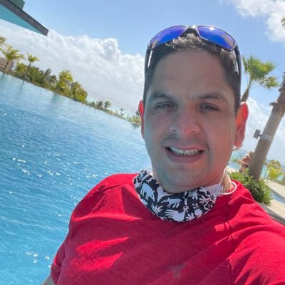 yeverinob's profile picture. Tenemos mapas marcados por toda la piel...