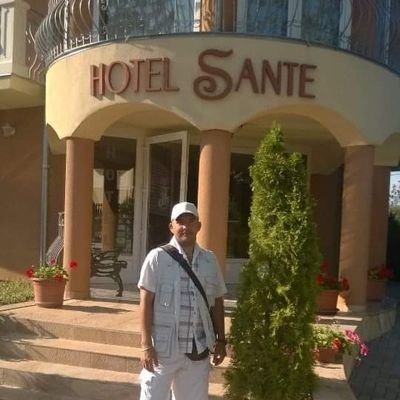 Sziasztok Hungary magyar nyelvű vagyok és hallássérült nagyothalló es szeretem az emberek baráok