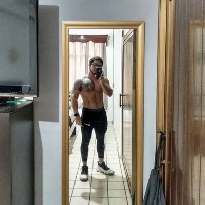 ViictorRLopez's profile picture. Odontólogo y próximo E. en Periodoncia e Implantes Dentales. L-M 🍅