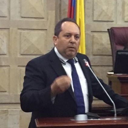 Arquitecto Naval & Ingeniero Marino.
Consultor para el desarrollo de actividades en ESPACIOS ACUÁTICOS.
Presidente PIANC Colombia, m. SNAME, SIAB.