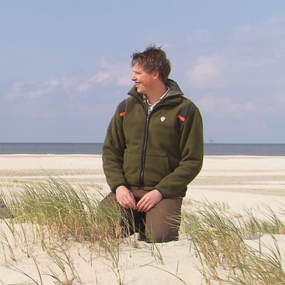 Boswachter bij Staatsbosbeheer op het prachtige waddeneiland Vlieland | Passie voor natuur | In vrije tijd op het strand | Vrijwillige brandweerman op Vlieland