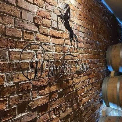 WinnicaEquus's profile picture. Winnica Equus jest jedną z najstarszych polskich winnic, jej nazwa pochodzi od łacińskiego słowa koń. Konie i wino są naszą pasją od wielu lat.