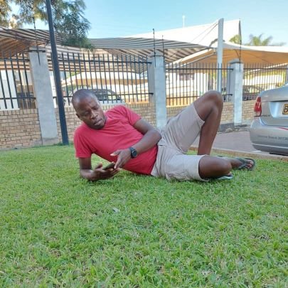 chriskuteeue's profile picture. 