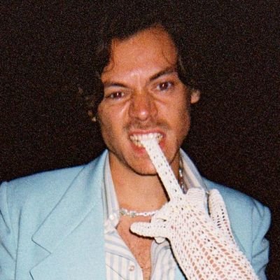 sweetflhs's profile picture. ❏⠀⠀⠀”Be a lover, choose love, give love, love everyone always ” — Harry Styles.